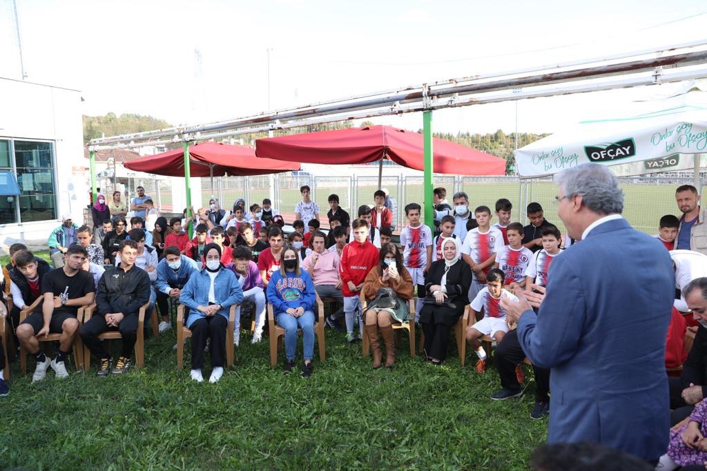 Başkan Yüce, Yenikent bölgesindeki mahalleleri ziyaret etti