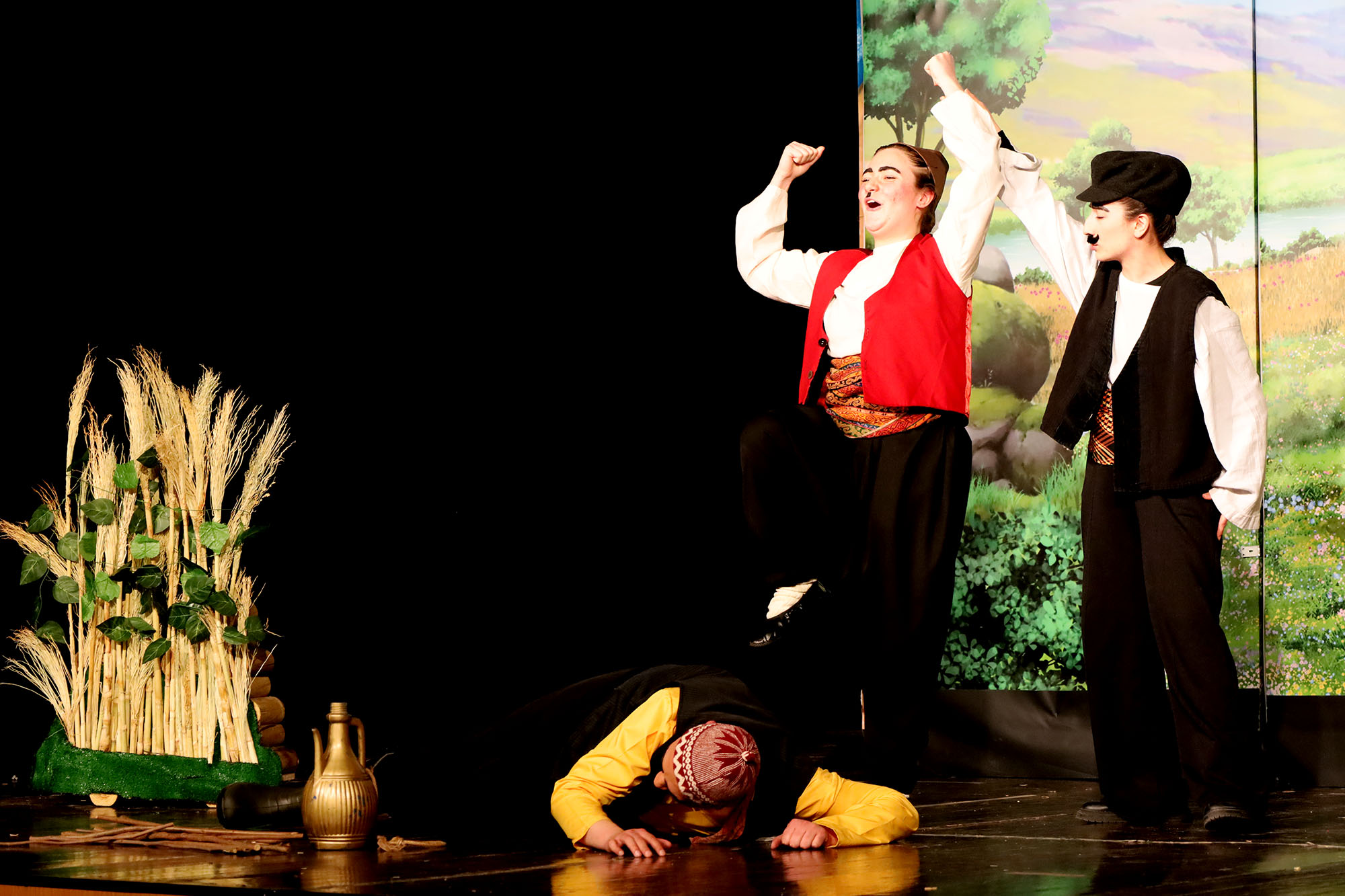 “Zoraki Takip” AKM’de kahkahalarla geçti