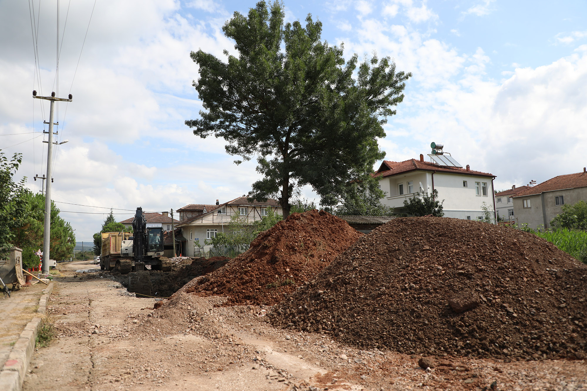 Büyükşehir Kazımpaşa Mahallesi’nde altyapı çalışmalarını aralıksız sürdürüyor