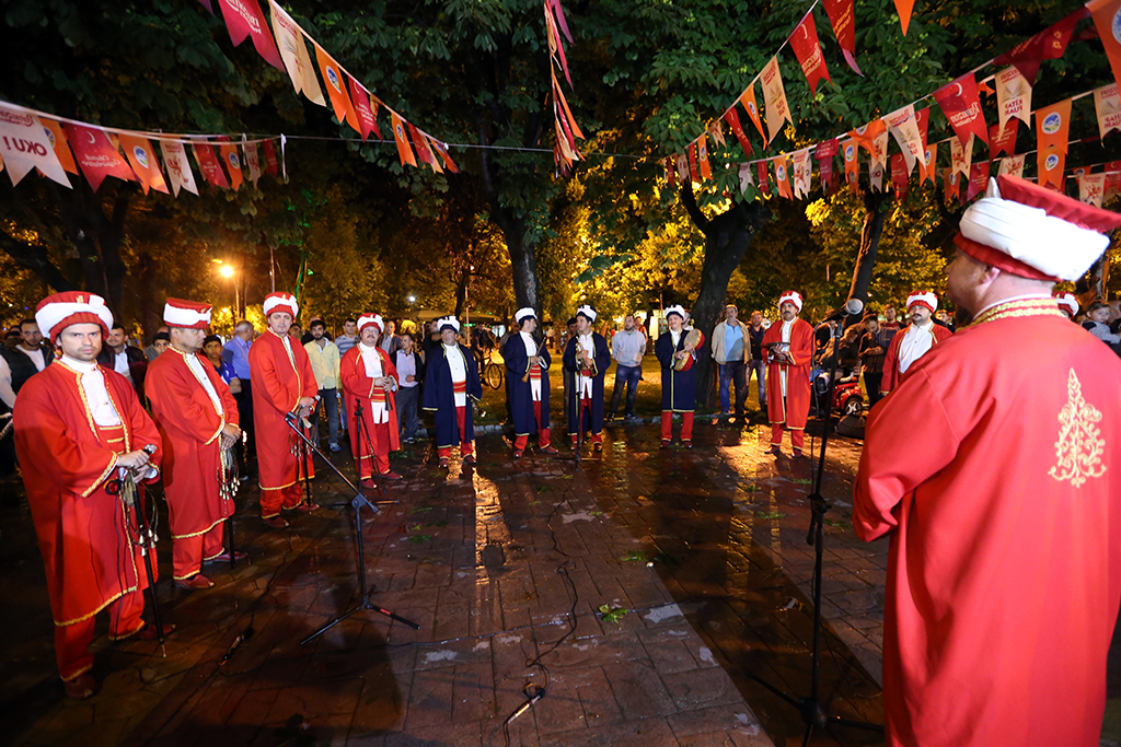 Kitap Fuarı Ziyaretçilerini Bekliyor