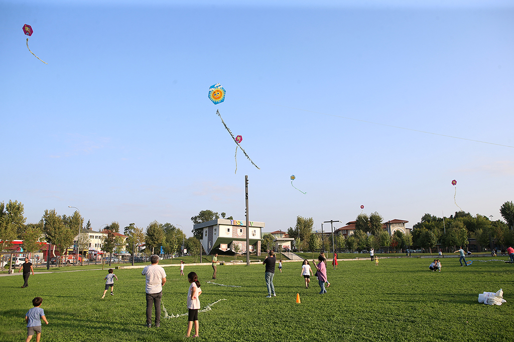 Geleneksel Çocuk Şenliğinde minikler çok eğlendi