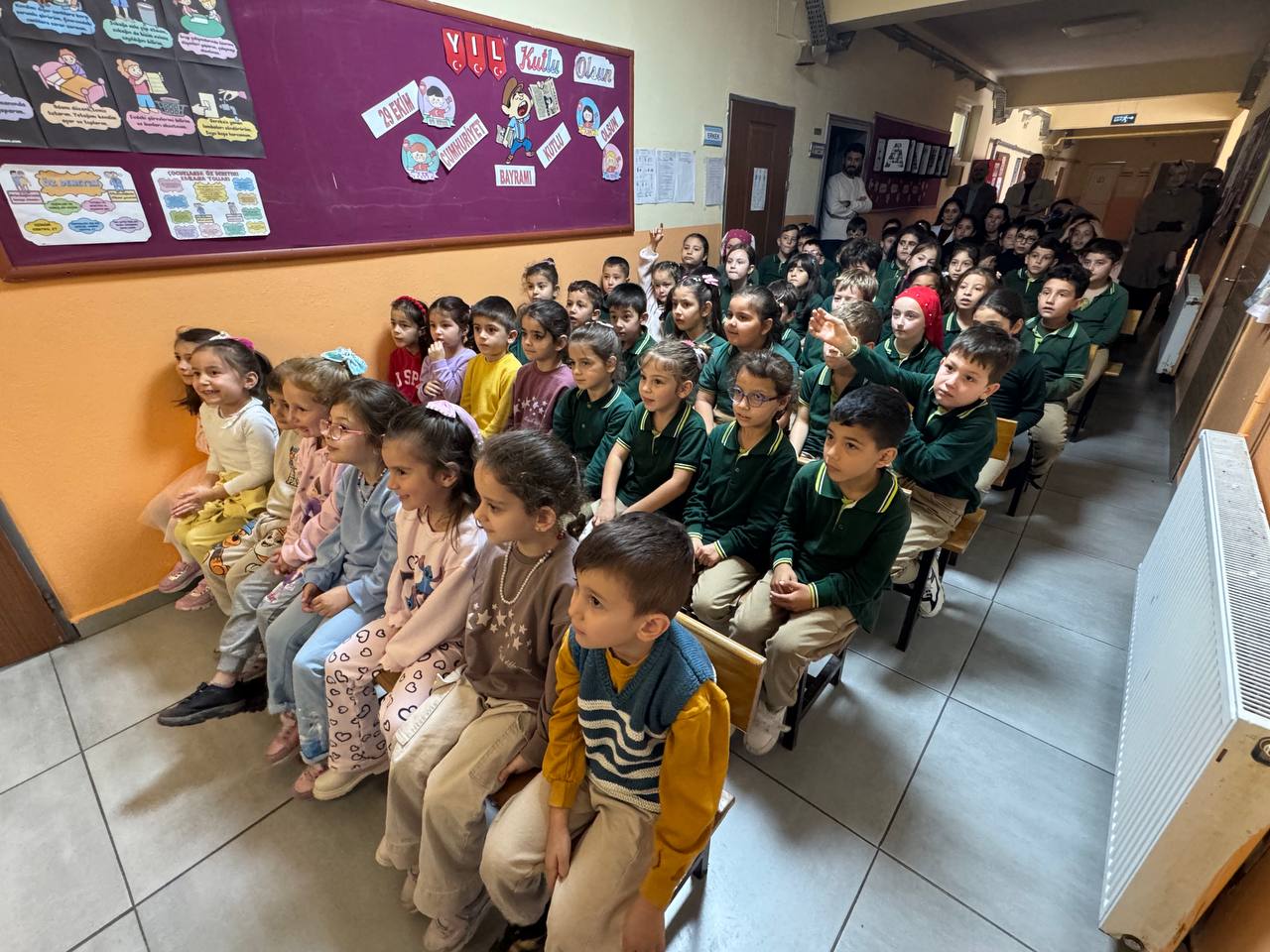 ‘Bir Hikâye Bin Neşe’ çocukların yüzünde tebessüm oluyor