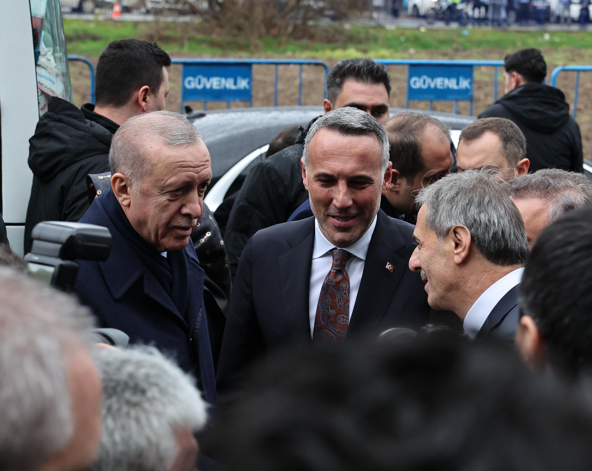 “Davamızın ve liderimizin yanında olmaya devam edeceğiz”