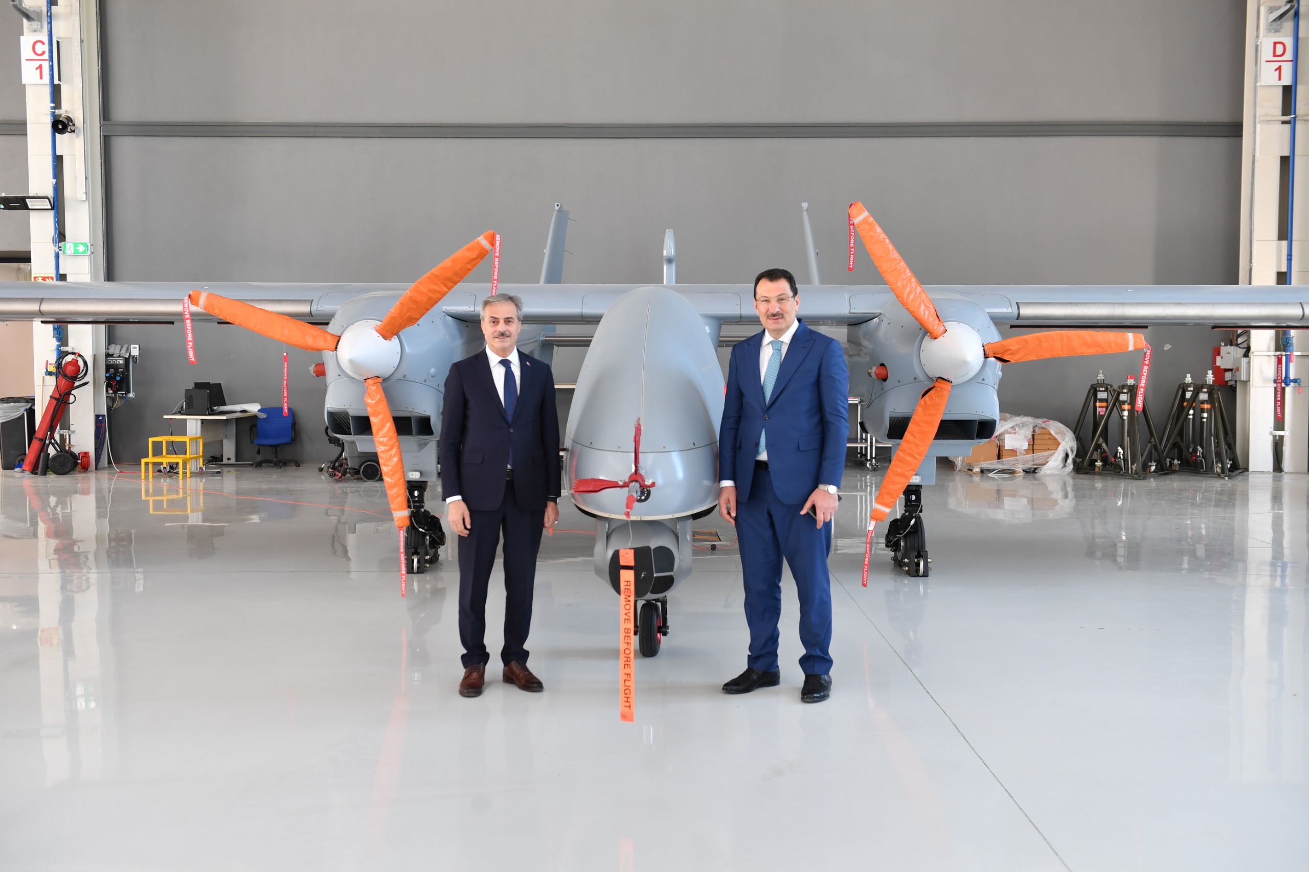 “Savunma sanayi ülkemizin gurur kaynağı olan eserlere imza atmaya devam edecek”