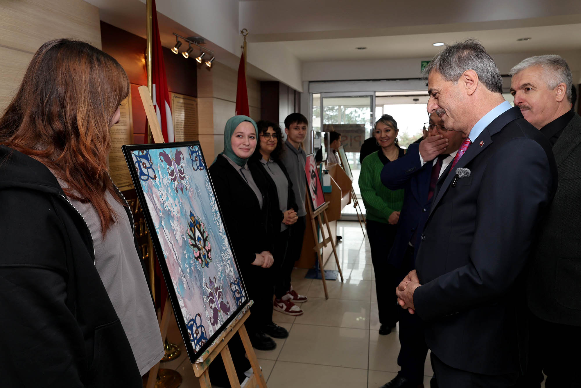 Yusuf Alemdar Bilim Merkezi’nin imzasını gençlerle attı