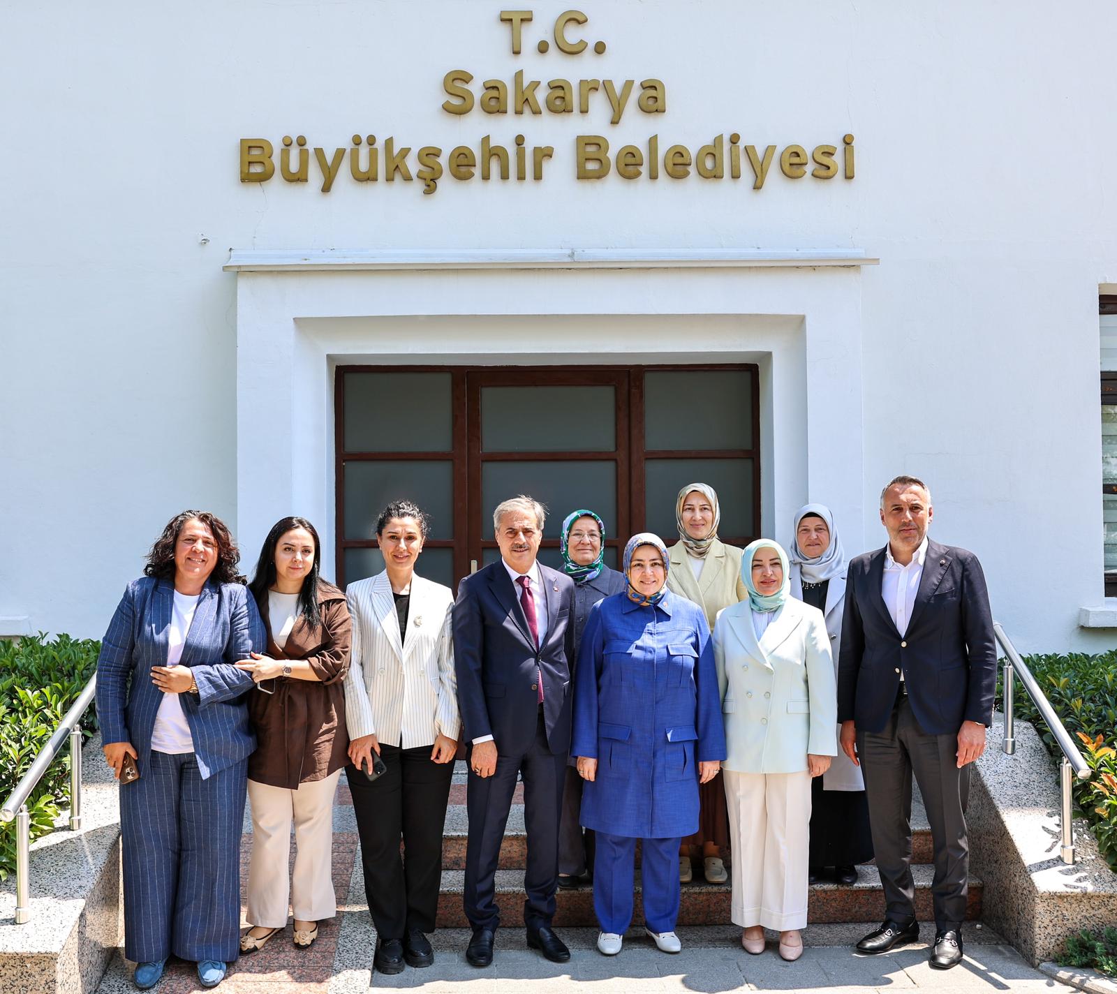 “Kadınlar güçlü Türkiye hedeflerinin en önemli yapı taşıdır”