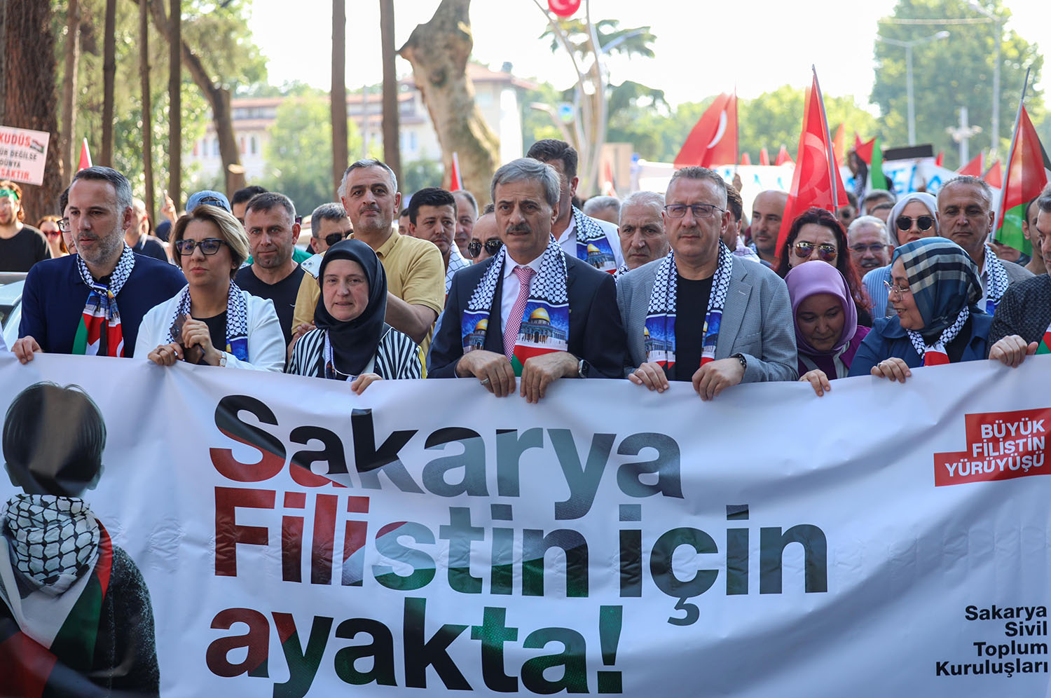 Yusuf Alemdar Filistin için sokağa dökülen binlerce Sakaryalıyla: "Filistin hepimizin davasıdır"