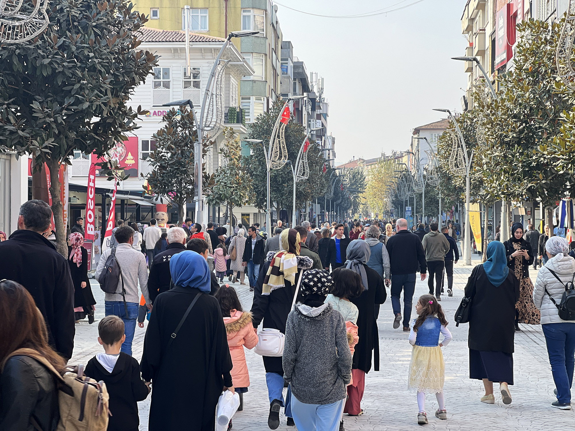 Çark Caddesi binlerce misafirini yeni yüzüyle ağırlıyor