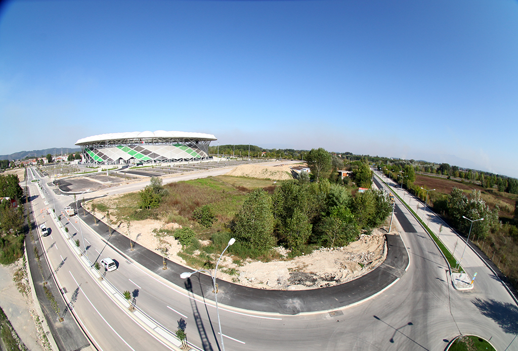 Stadyumun yeni bulvarında işlem tamam