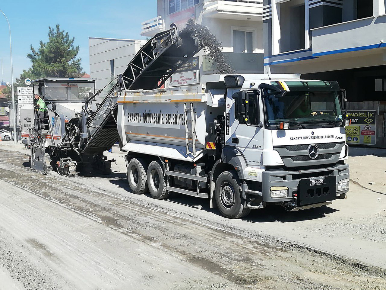 Geyve Konyalı Ali Bey Caddesi’nde işlemler başladı