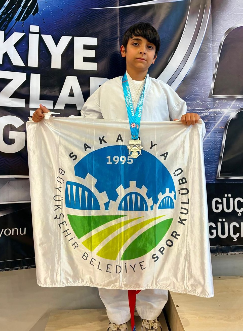 Büyükşehir’in minik yıldızları Kocaeli’den 19 madalya ile döndü