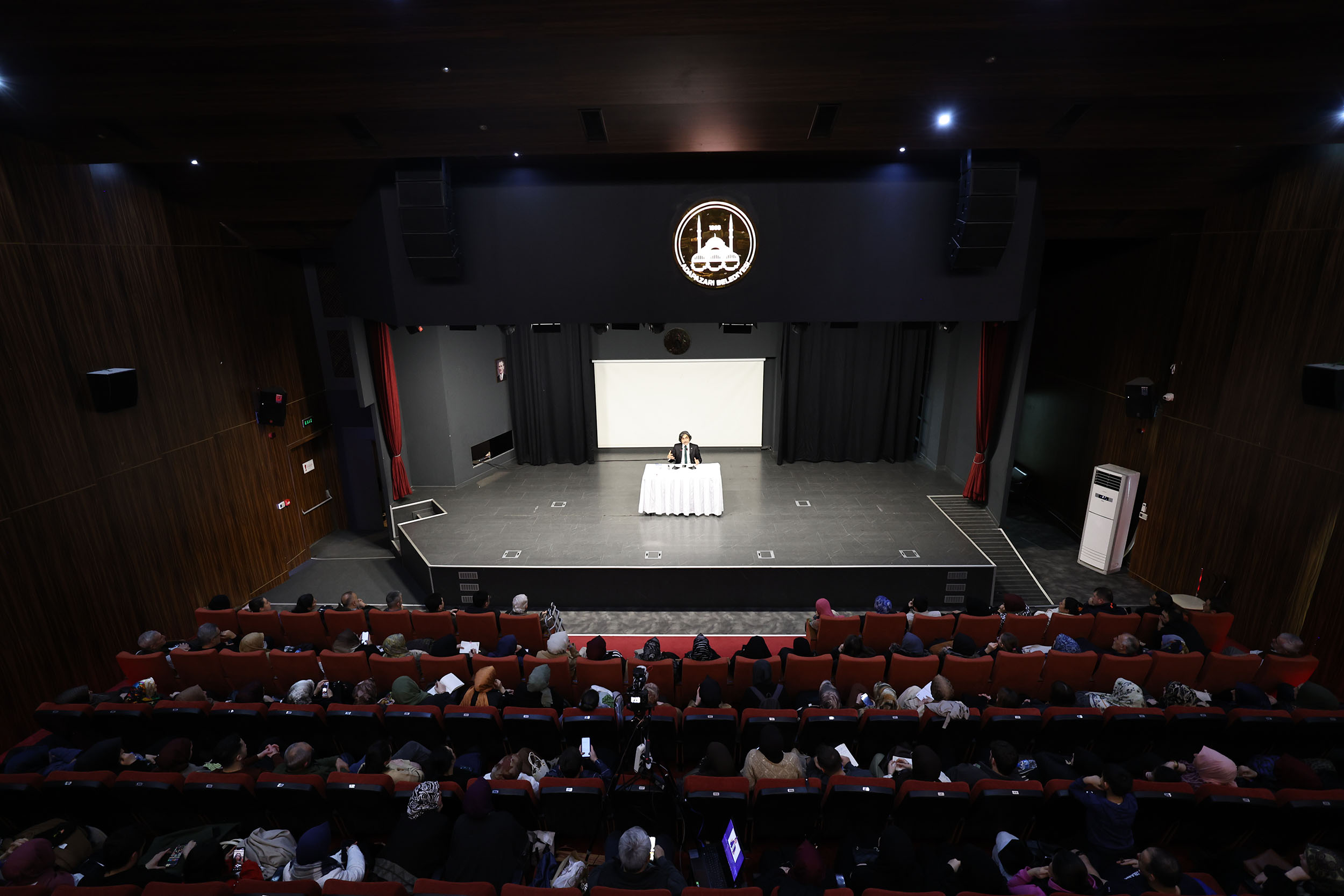 Prof. Dr. Aydemir: “Hak ile ancak kalp mutmain olur”