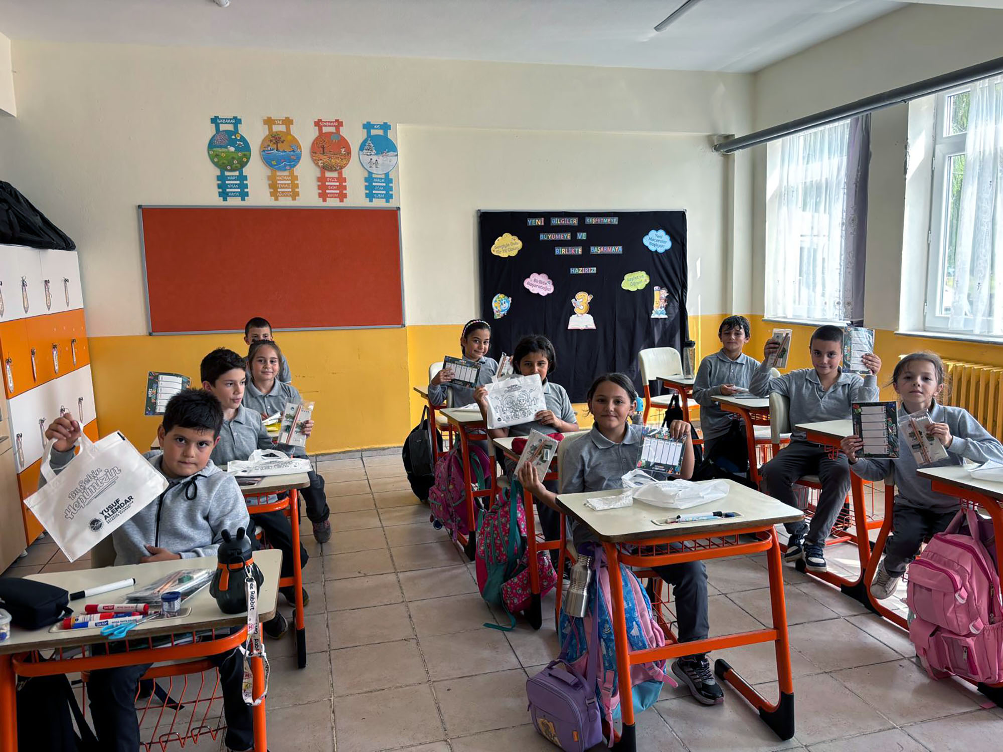 Büyükşehir kırsaldaki öğrencilerin okul heyecanına ortak oldu
