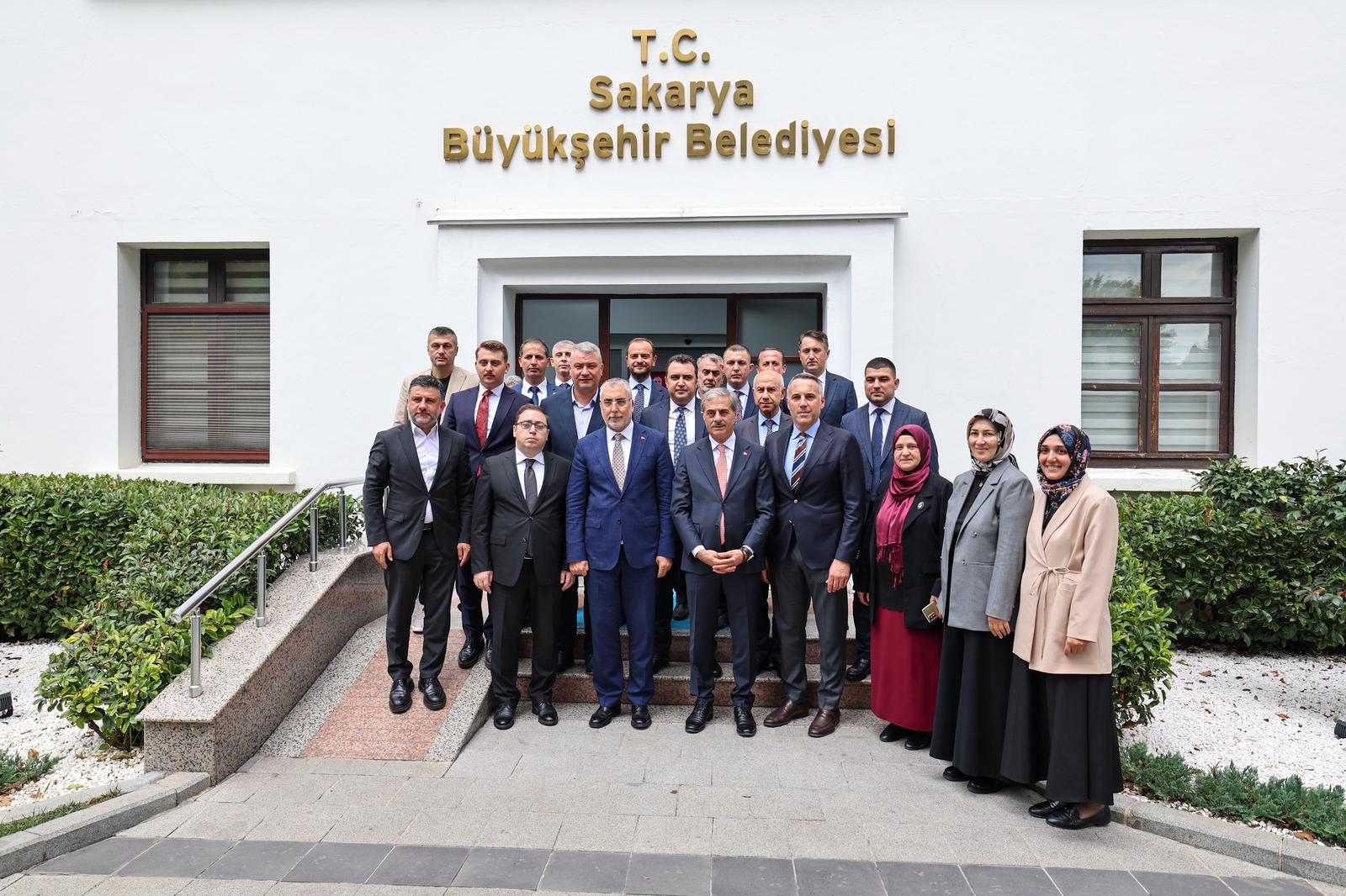 “Şehrimiz için tüm gayretimizle çalışmaya devam ediyoruz” 