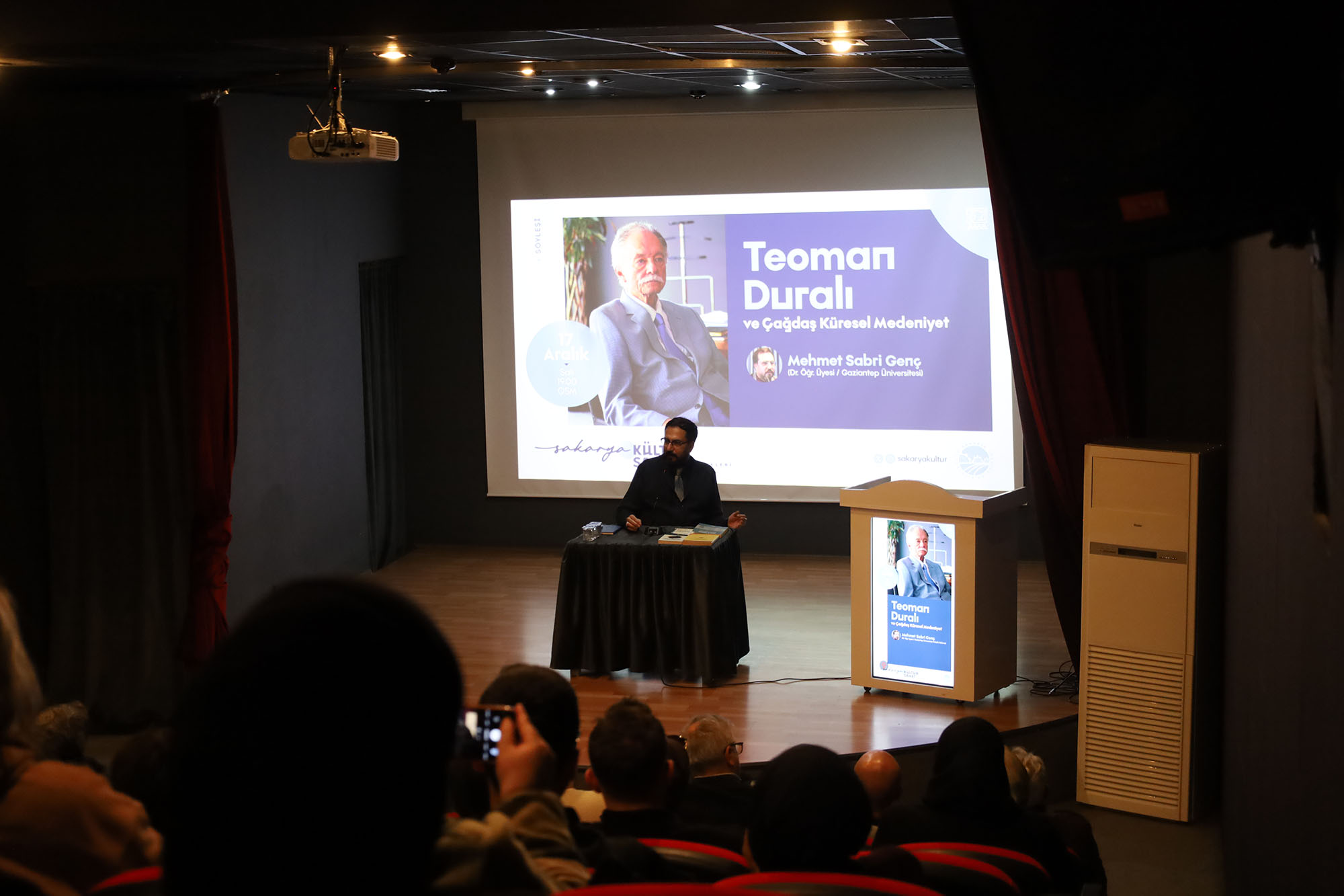Türkiye’nin felsefede akıllara kazınan ismi: Teoman Duralı