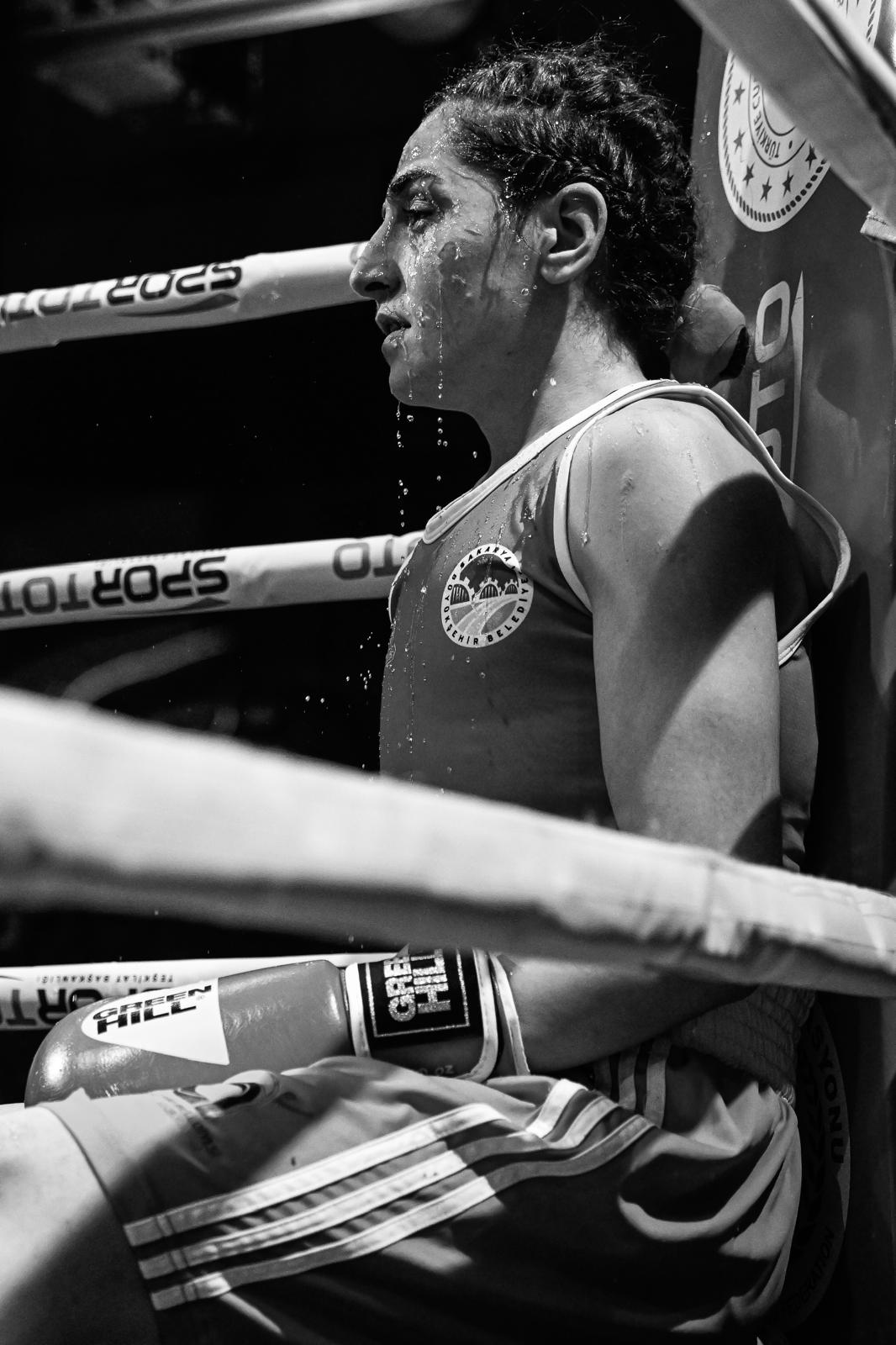 Sakarya’nın ringdeki parlayan yıldızı Ece Asude tarih yazmak istiyor