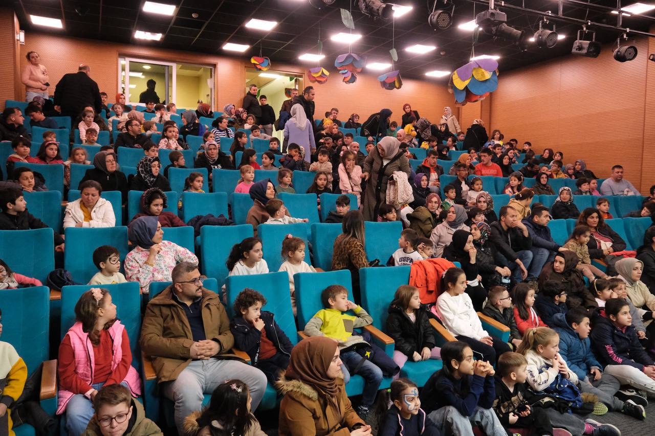 Büyükşehir’den Geyve SGM’de rengârenk ramazan şenliği