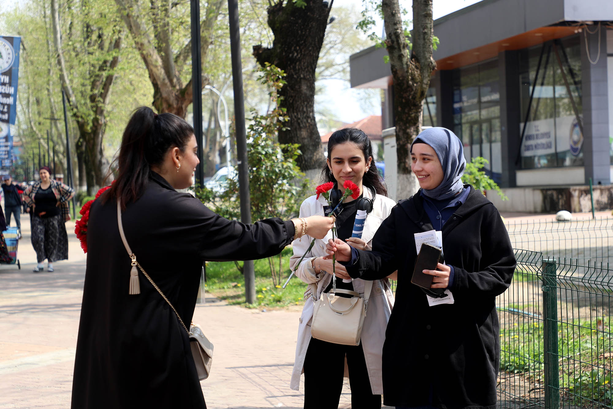 Büyükşehir ekiplerinden vatandaşlara bayram tebriği