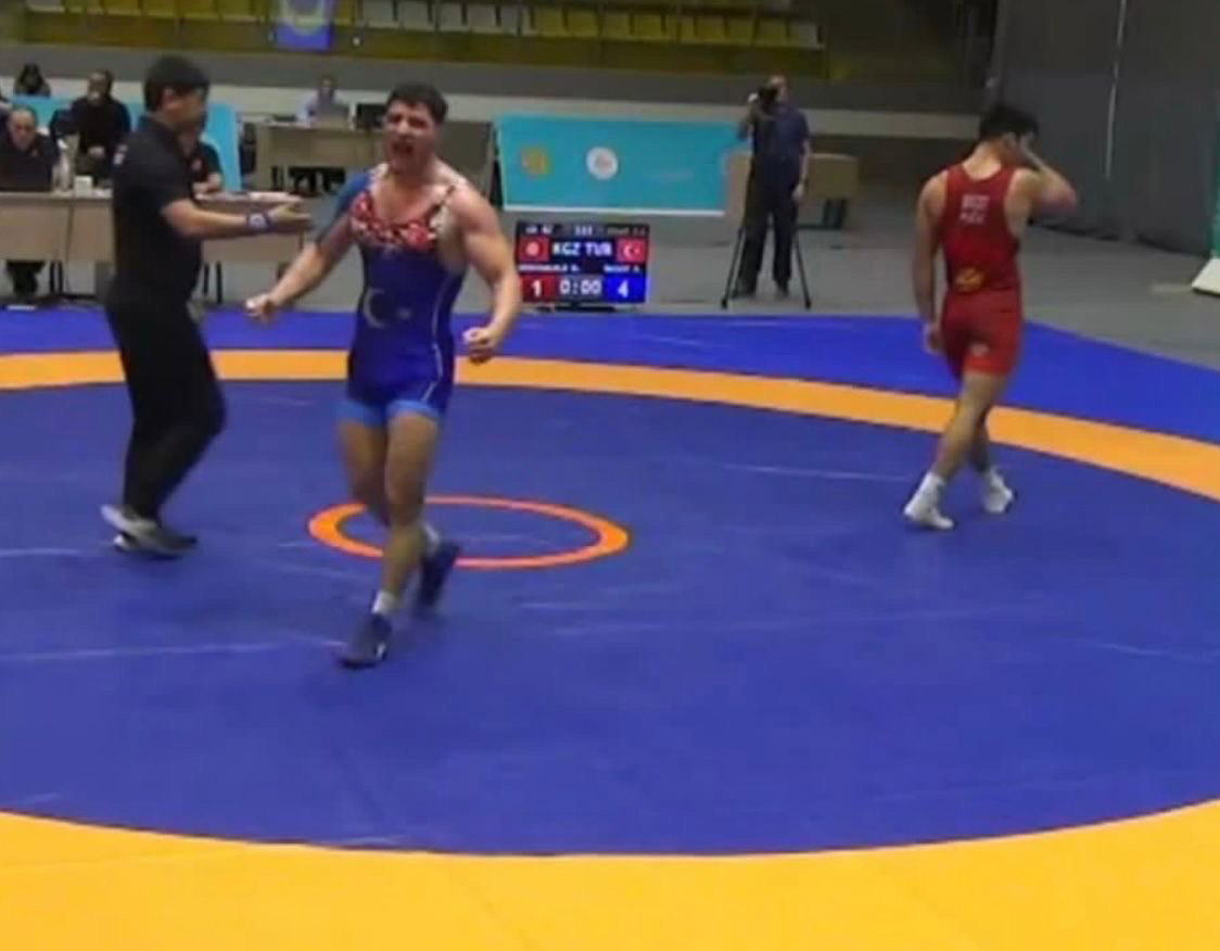 Büyükşehir sporcusundan Kazakistan’da Milli gurur