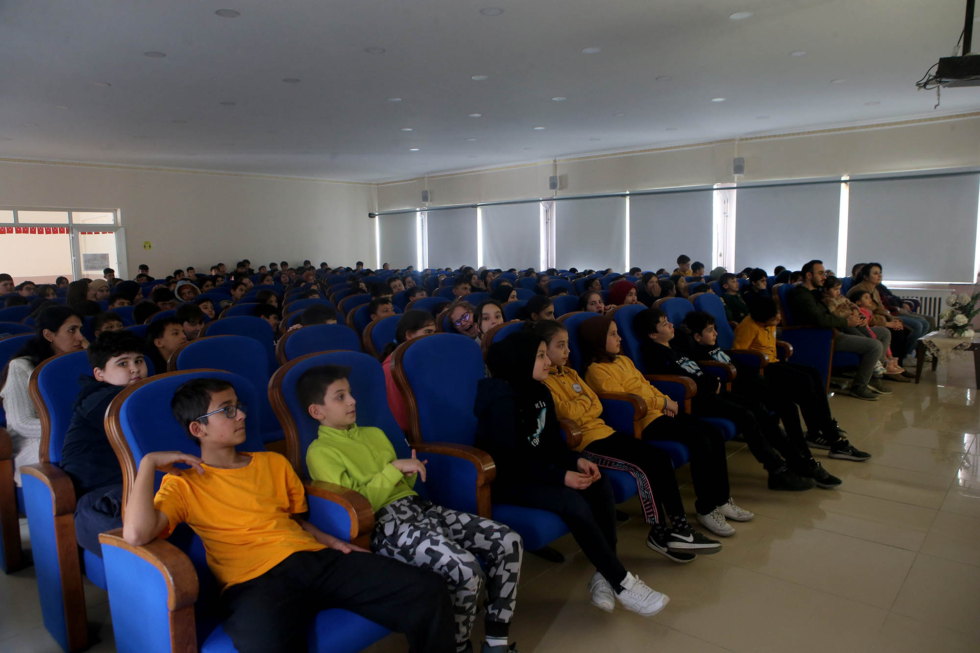 Büyükşehir Ramazan’ın neşesini şehrin dört bir yanına taşıdı: Seçkin Bayramoğlu ile kahkaha dolu akşamlar…