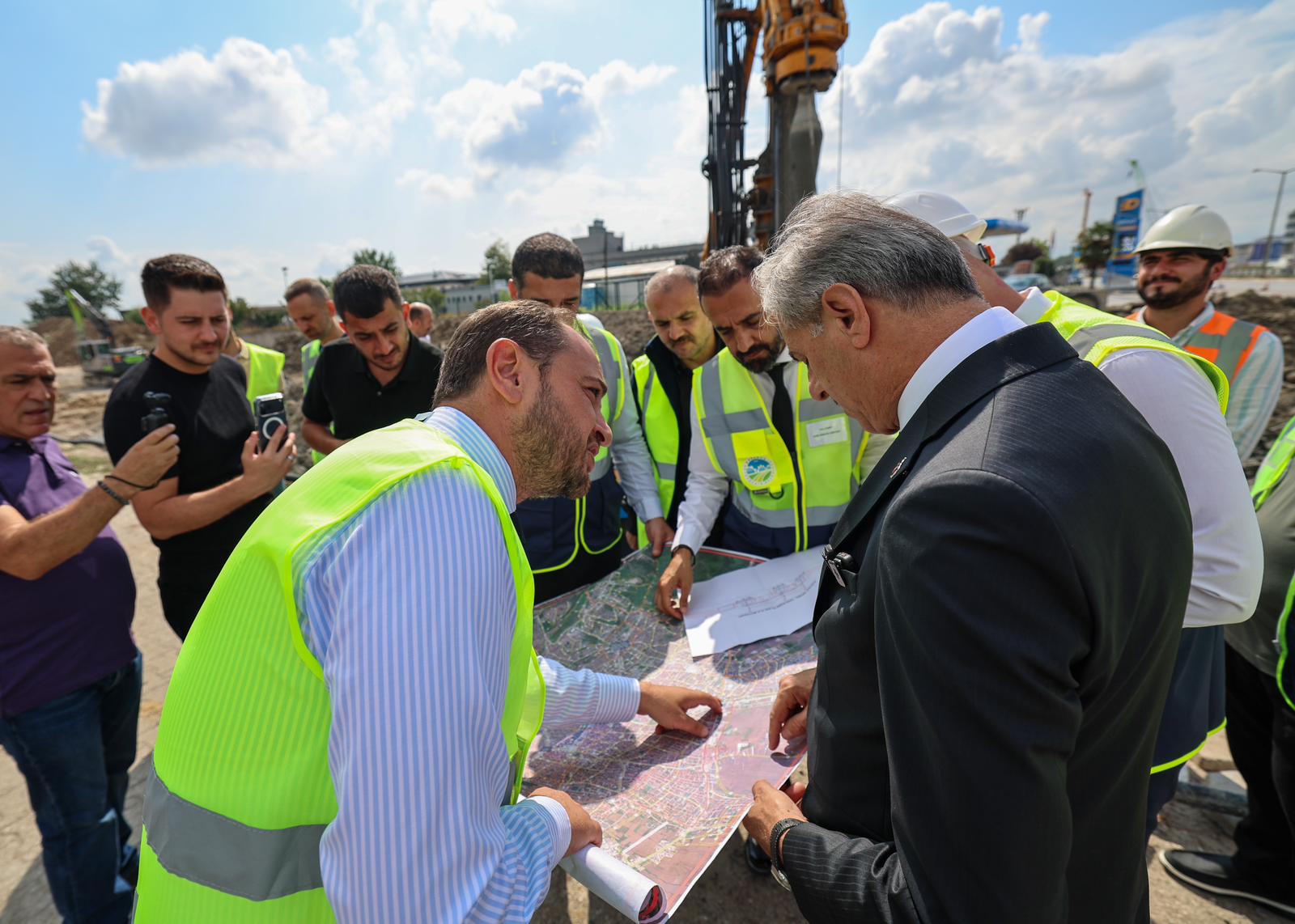 “170 milyonluk projede duble yol tamam, Kuzey Köprüsü’nde de hızla ilerliyoruz”