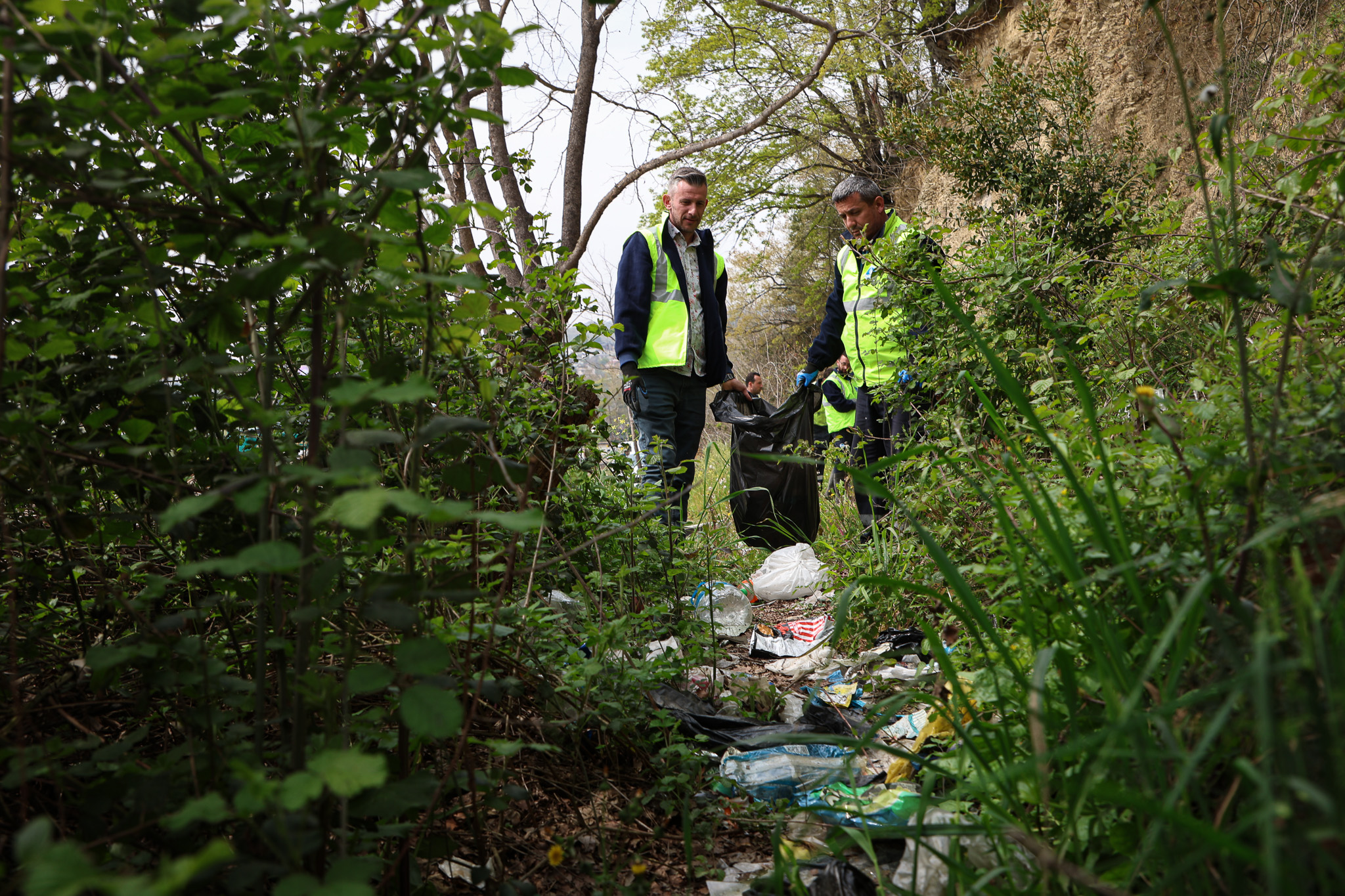 Sapanca Gölü’nün her bir karışı Büyükşehir’in takibinde: Tonlarca atık topladılar…
