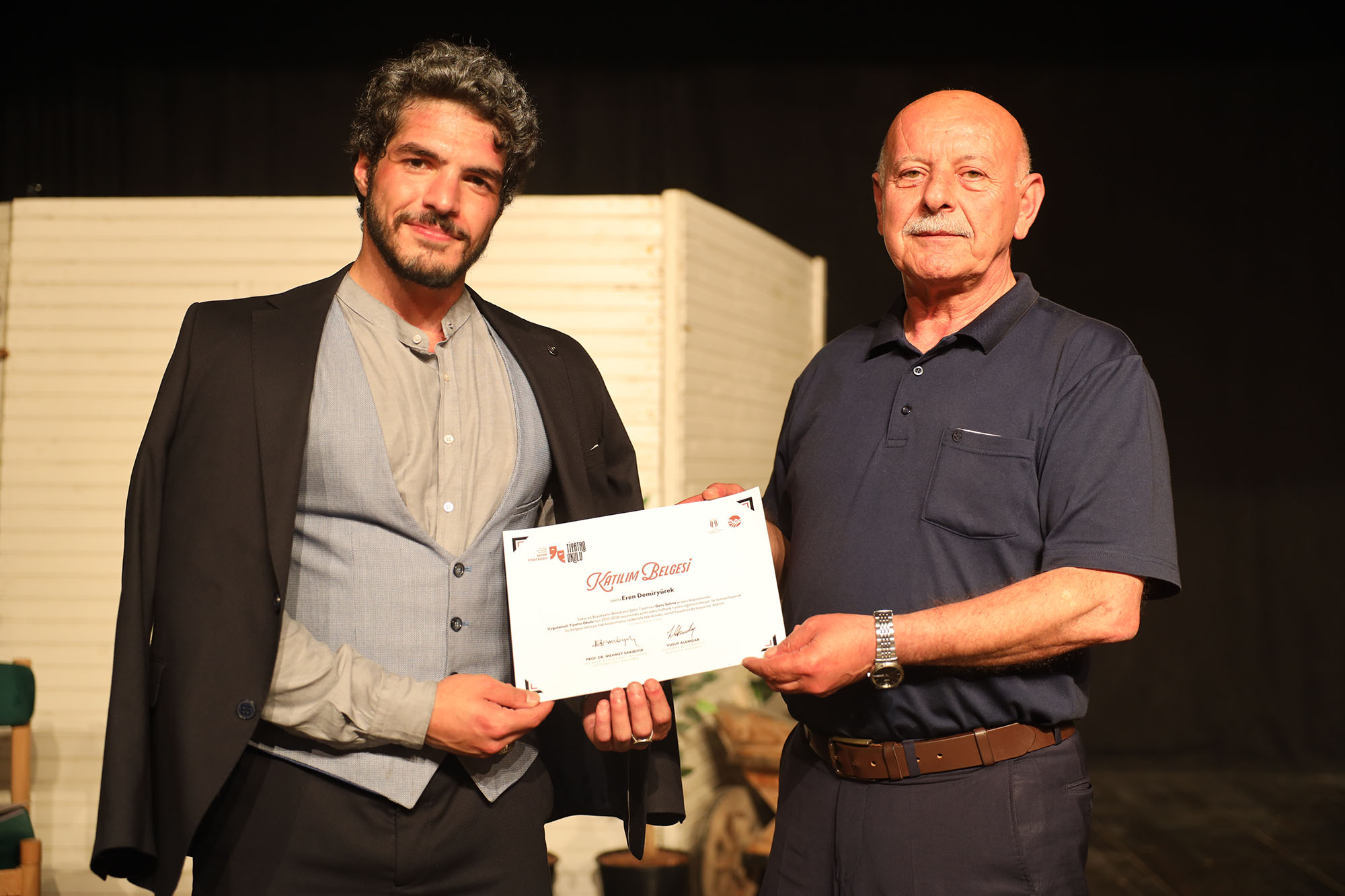 Genç Sahne’den alkış alan final: 6 aylık emek “Kapılar” ile sahneye taşındı