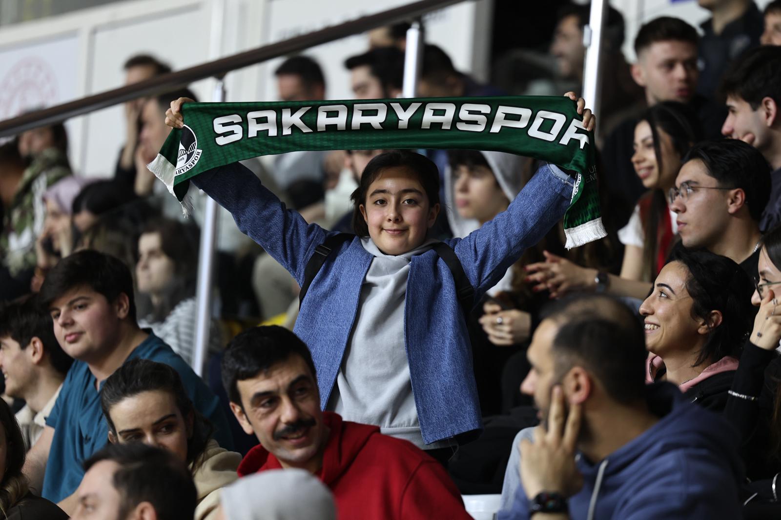 Büyükşehir taraftarı önünde Kütahya’ı farklı geçti: 80-51