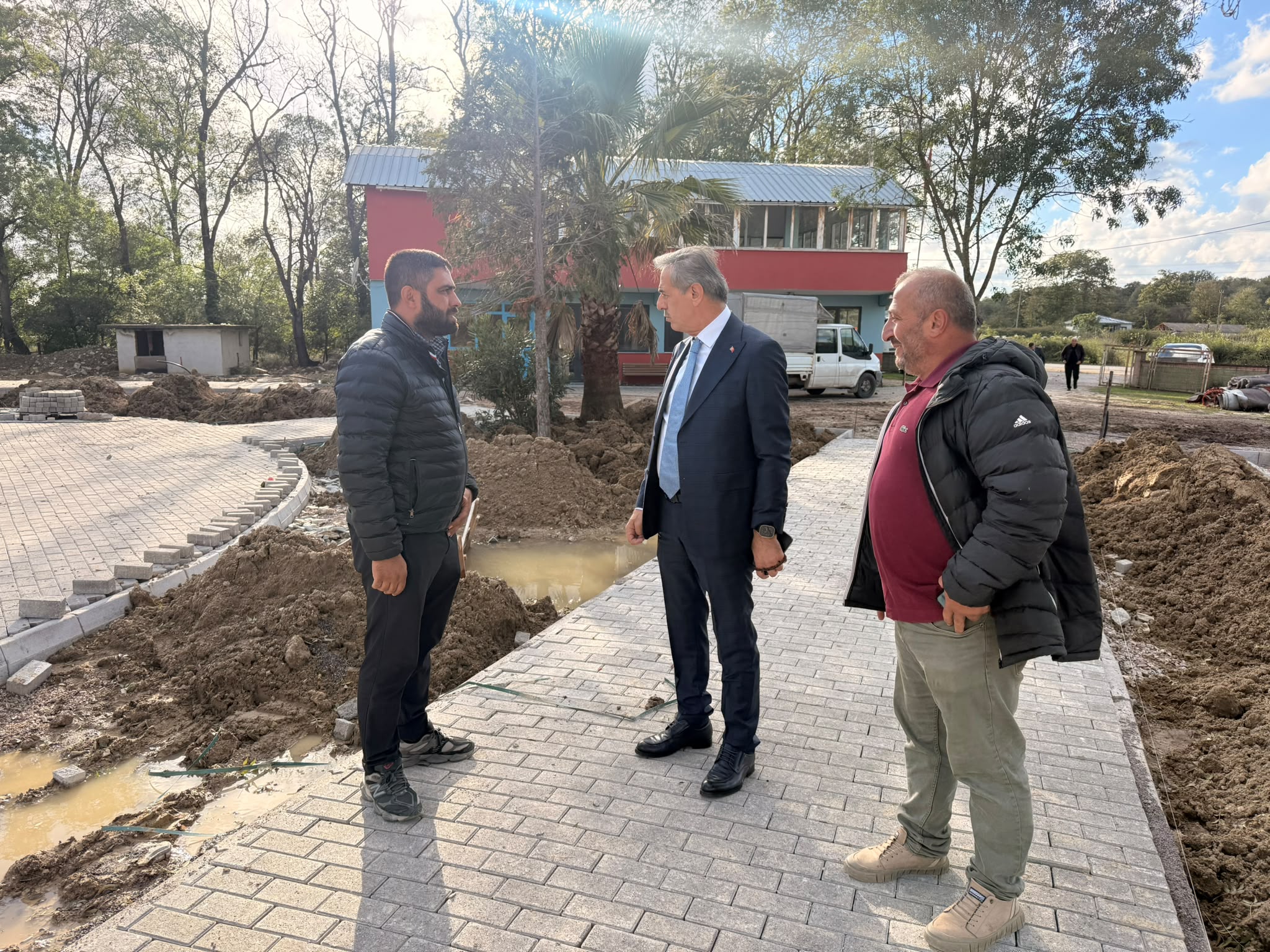 Kaynarca Uzakkışla’da yeni park için çalışmalar başladı