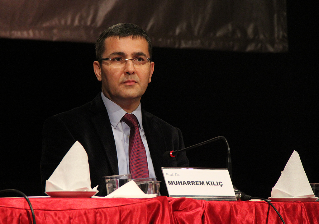 Kadim Geleneğin Yorumcu Müslüman Aklı: İbn Rüşd