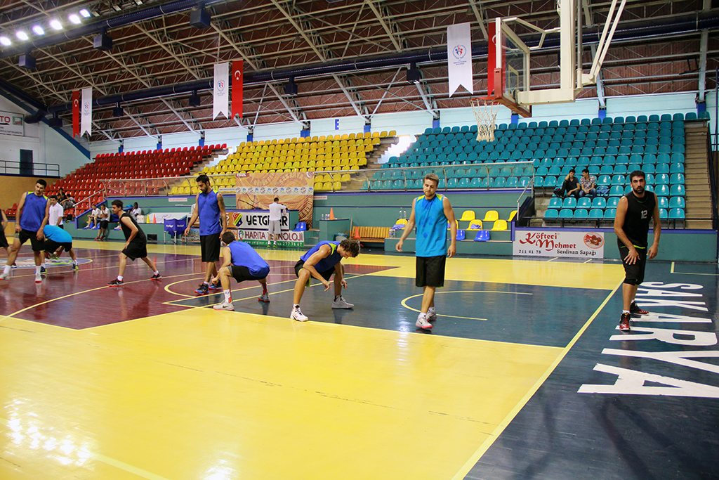 Dev Adamlardan İlk Adım