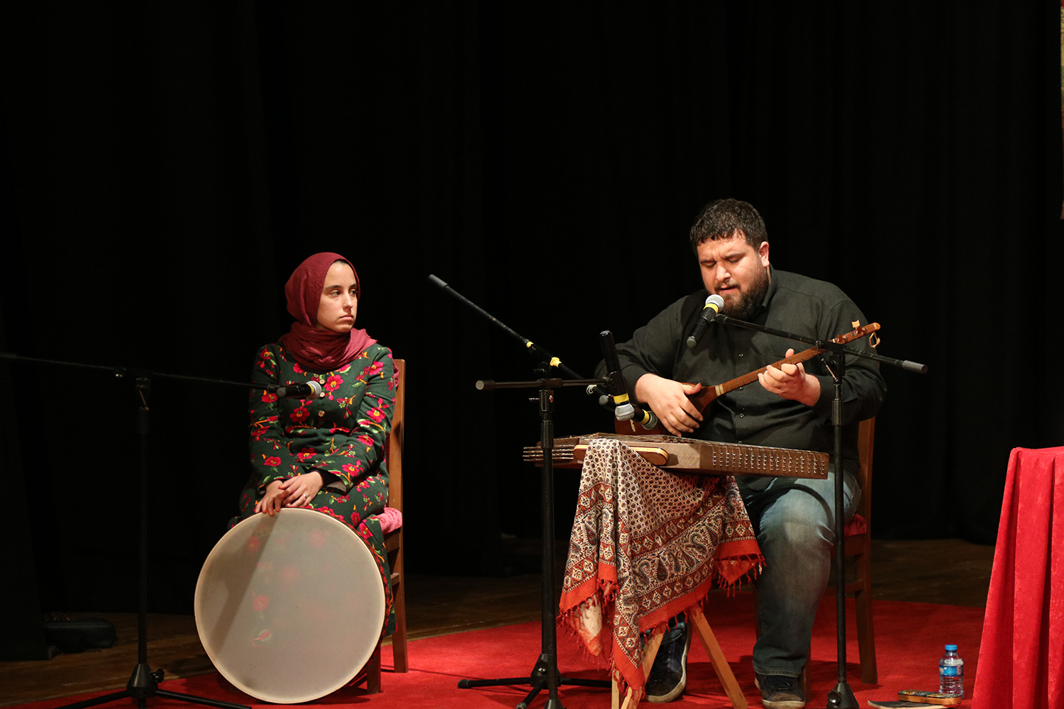 “Şeyh Galip aşk içinde yaşamış bir şairdir”