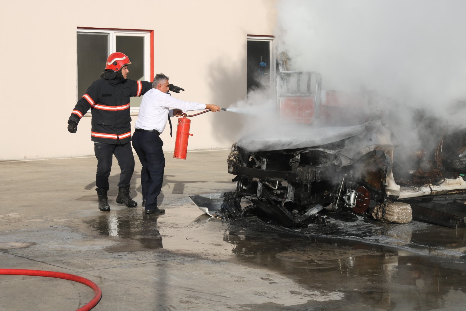 Büyükşehir’in şoförleri ‘ateş karşısında’ eğitim gördü