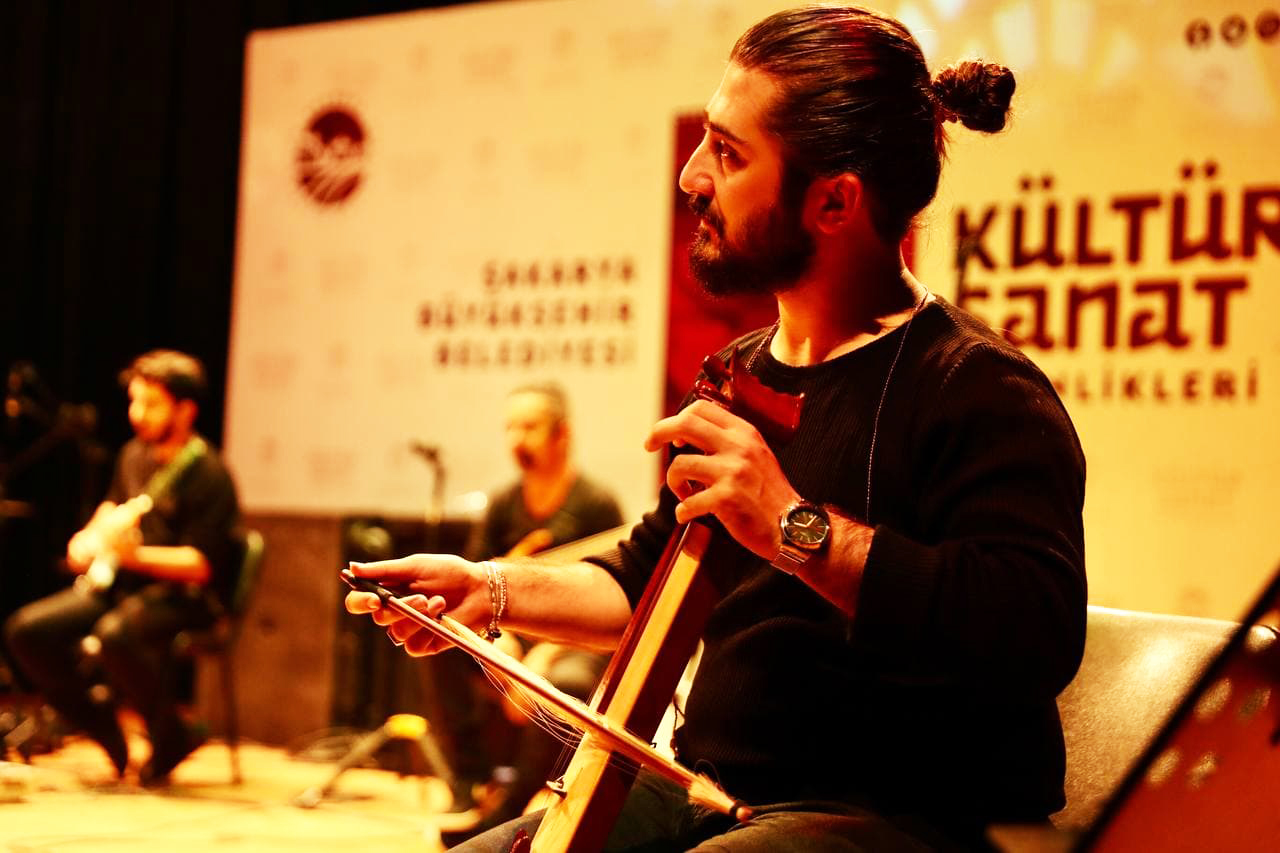 Büyükşehir konserinde Resul Dindar’la Karadeniz rüzgarı