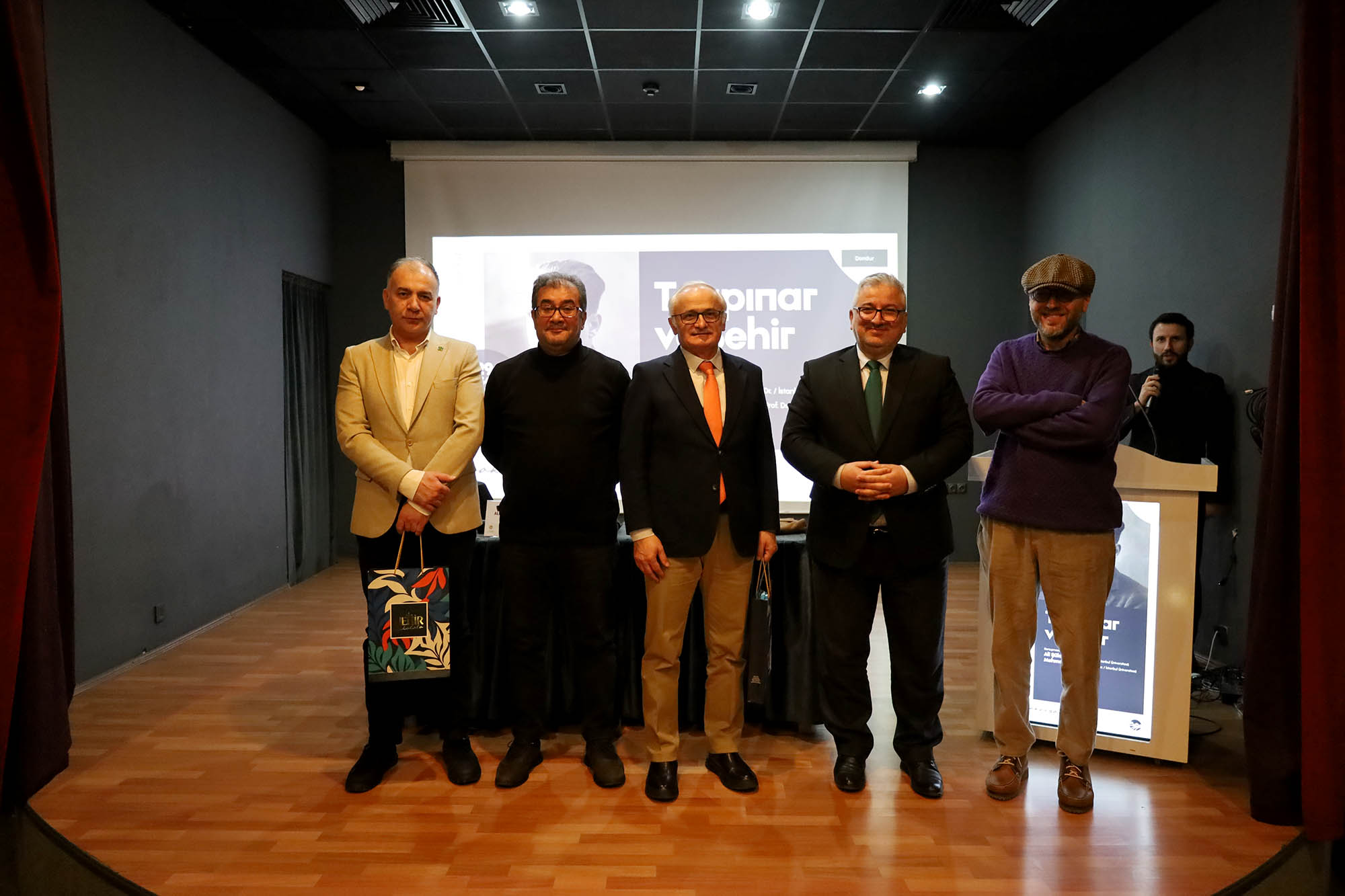 Edebiyatın unutulmaz ismi Ahmet Hamdi Tanpınar ve şehir perspektifi
