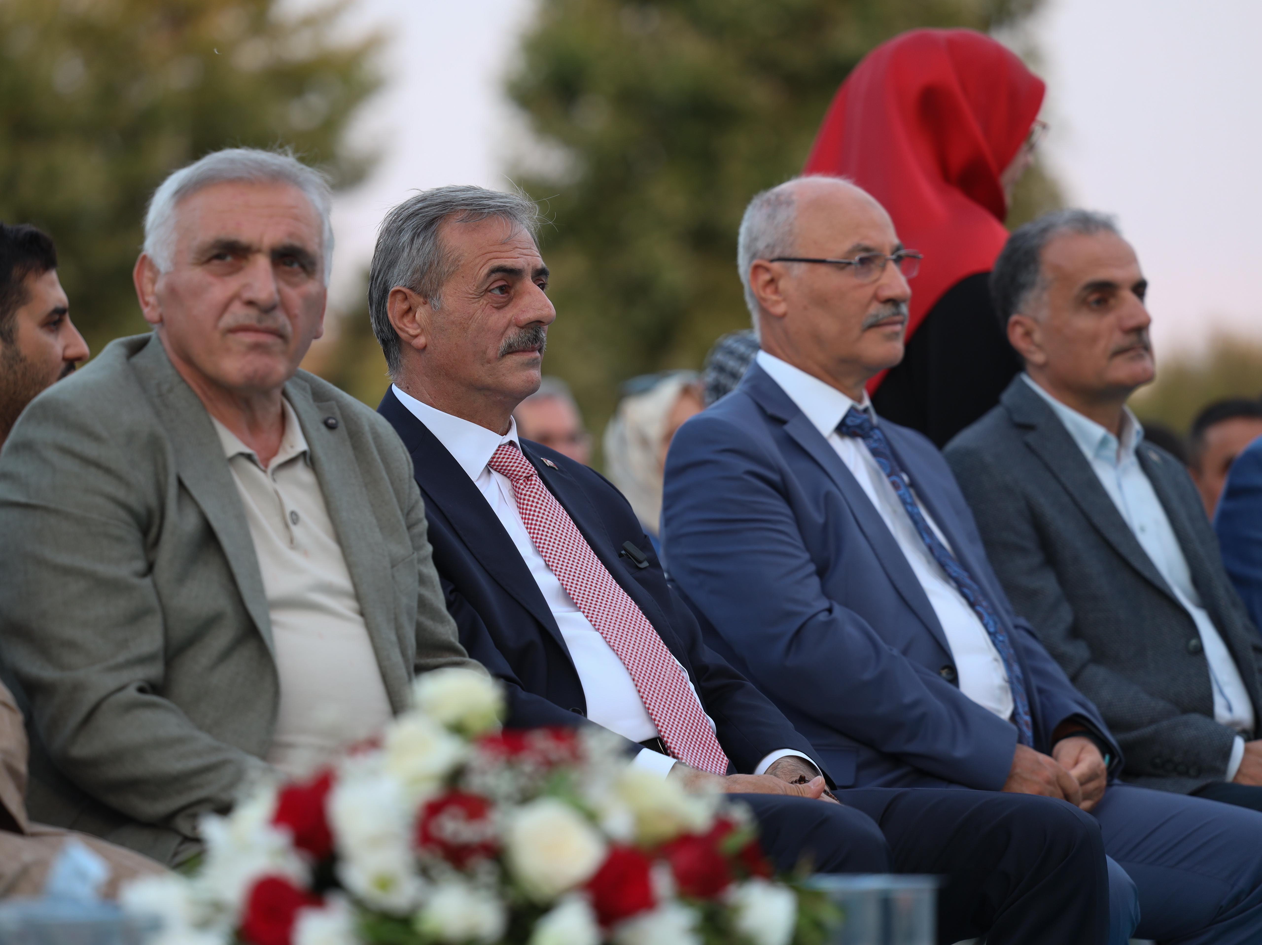 “O gece dünya, inananların vatan uğruna neler yapabileceğini izledi”