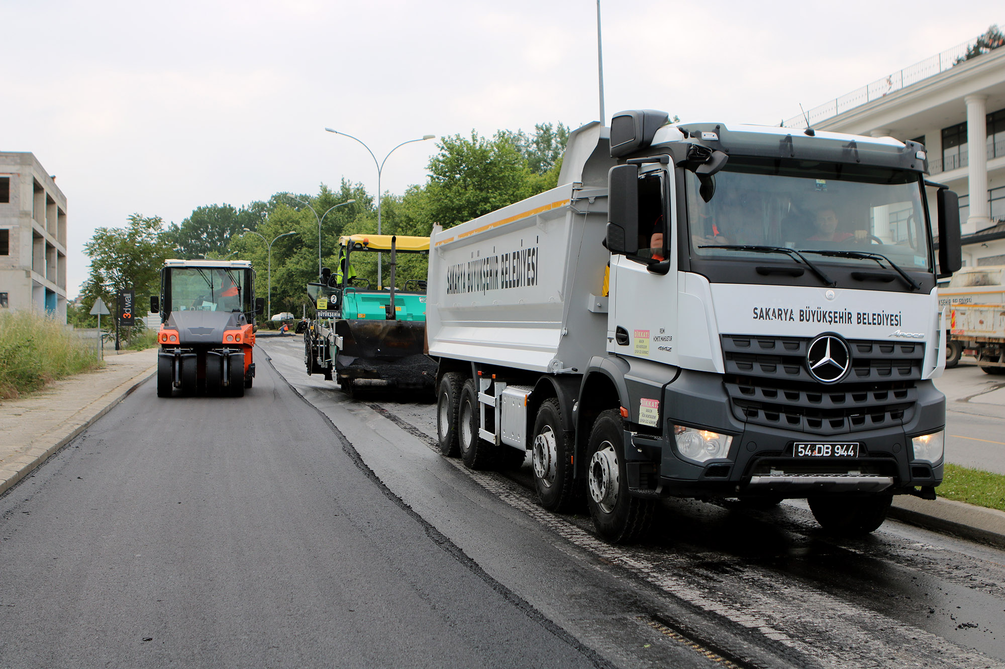 Büyükşehir şehrin girişinde yenileme işlemlerini başlattı