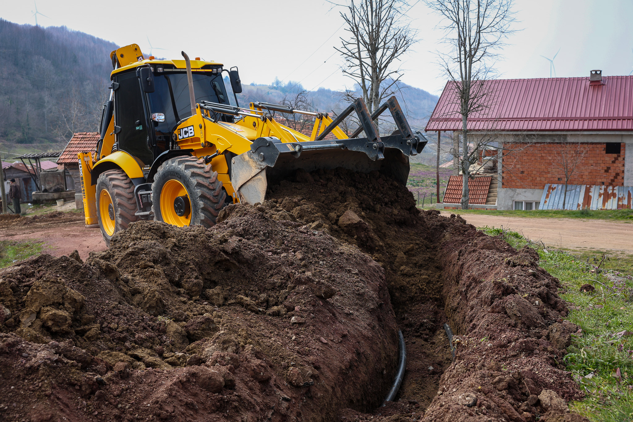 Kamışlı’da kaliteli hizmetin ikinci fazında 5 bin metrelik içme suyu hattı yenileniyor