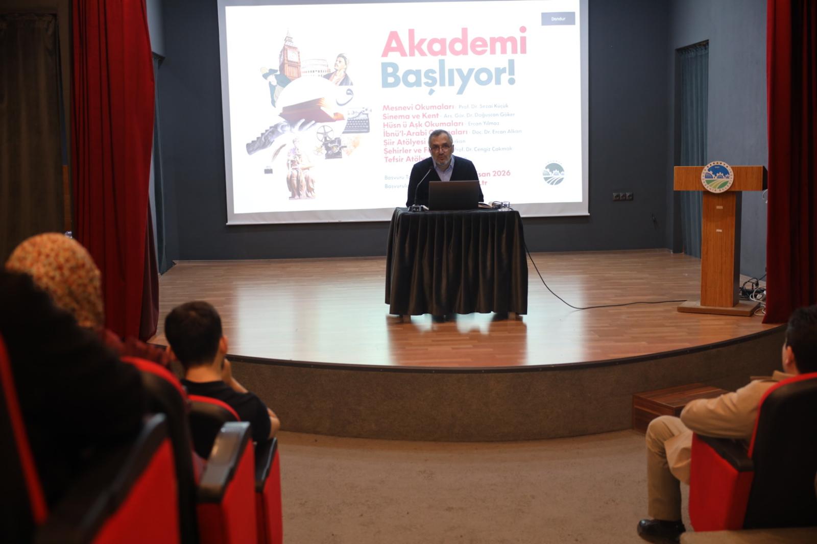 Akademi’de ilk ders Mesnevi: “Kendini bilmenin rehberi”