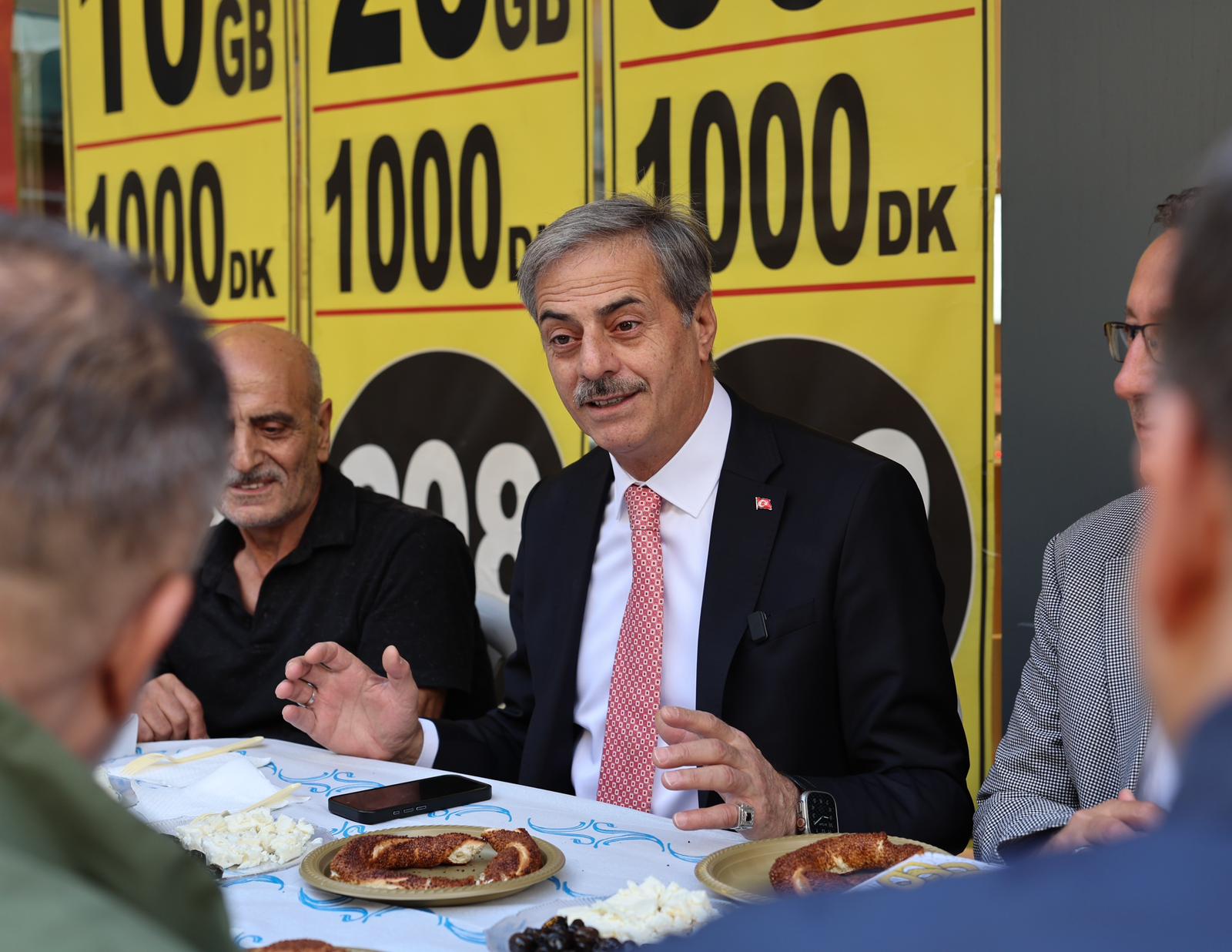 “Şehrimizin hafızası olan esnaflarımızla bir ve beraber olmaya devam edeceğiz”