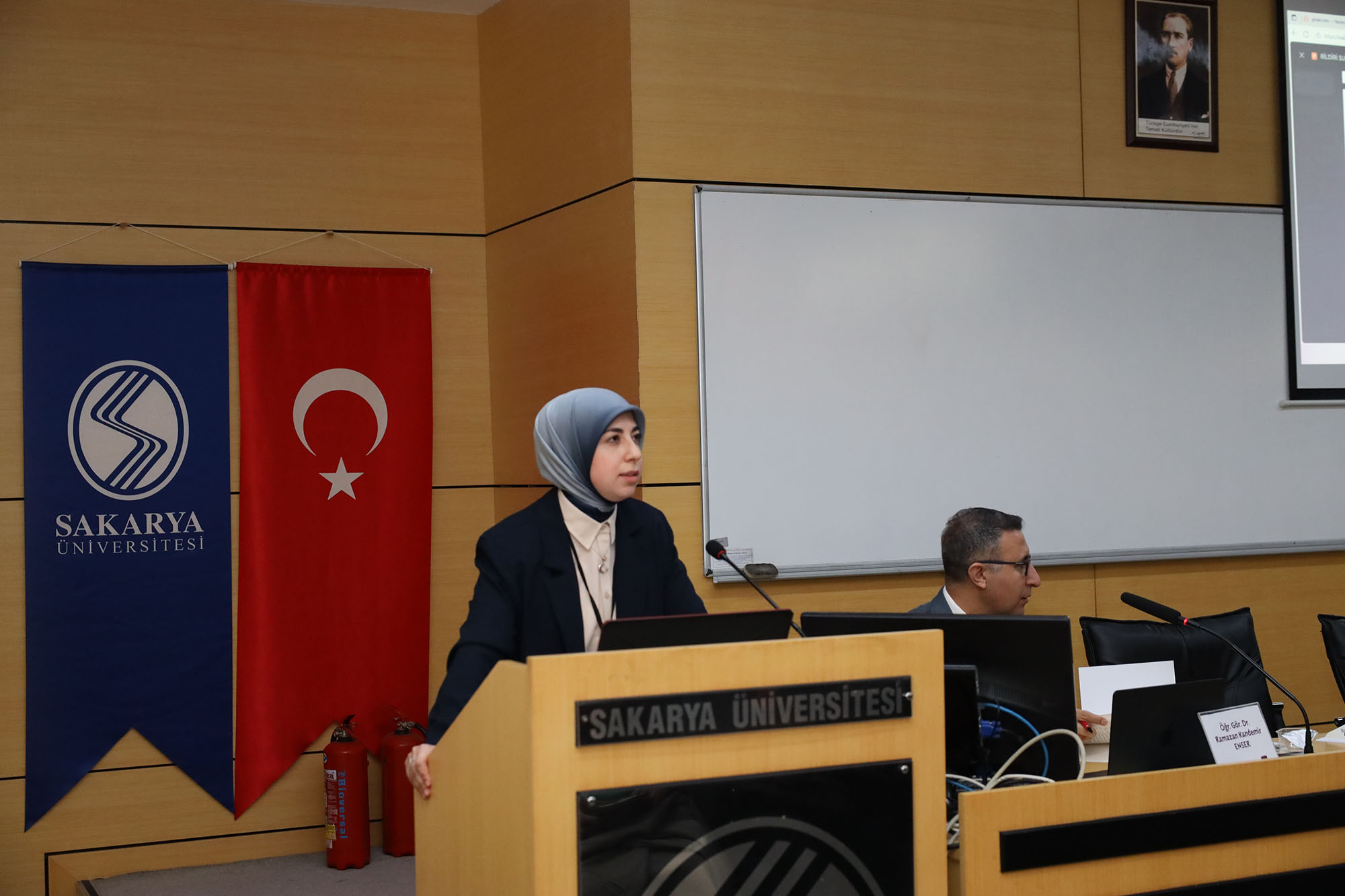 ‘Bir Şehir İki Çınar’ sempozyumunun ilk oturumu Faik Baysal oldu