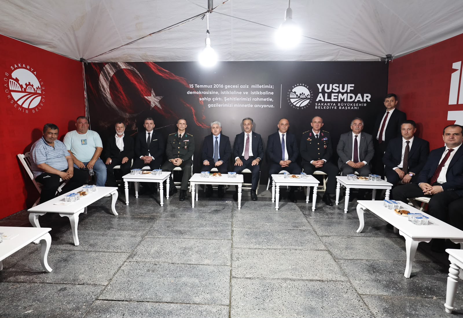 “Milletimiz uğruna can verilen vatanı darbecilere teslim etmedi, hiçbir zaman etmeyecek”