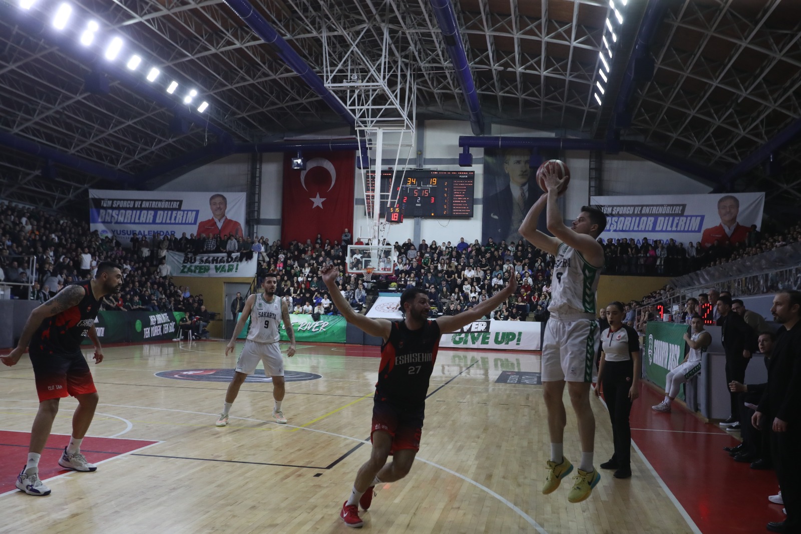 Büyükşehir Basketbol’dan taraftarı önünde net galibiyet: 86-66