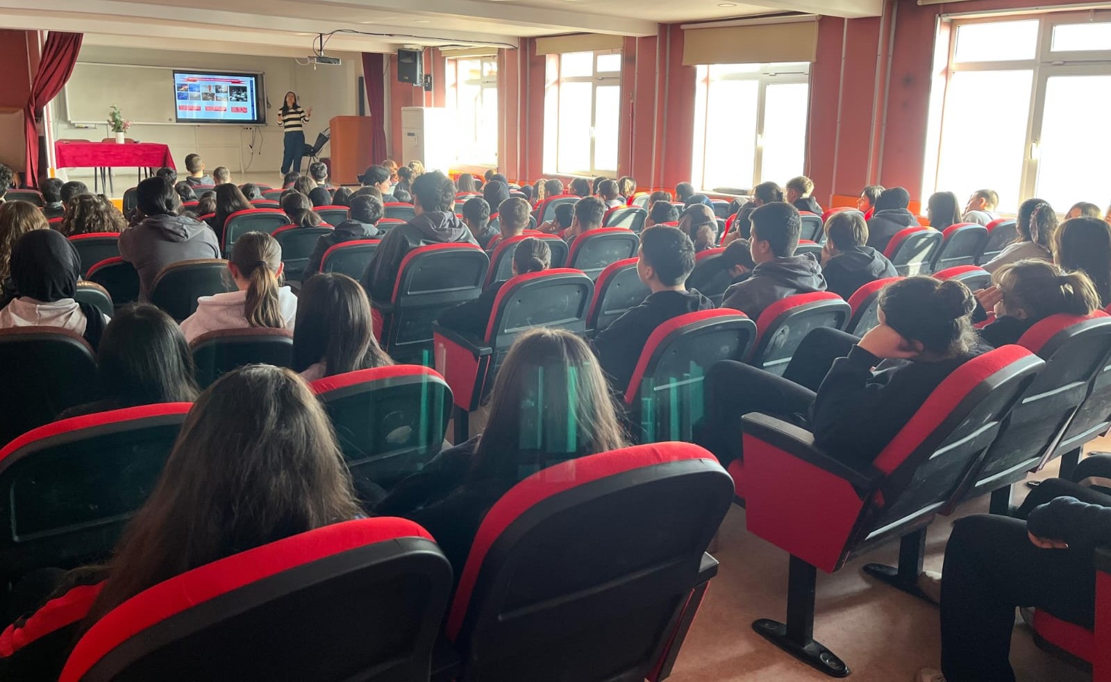 Büyükşehir’den gençlere iklim ve sıfır atık bilinci