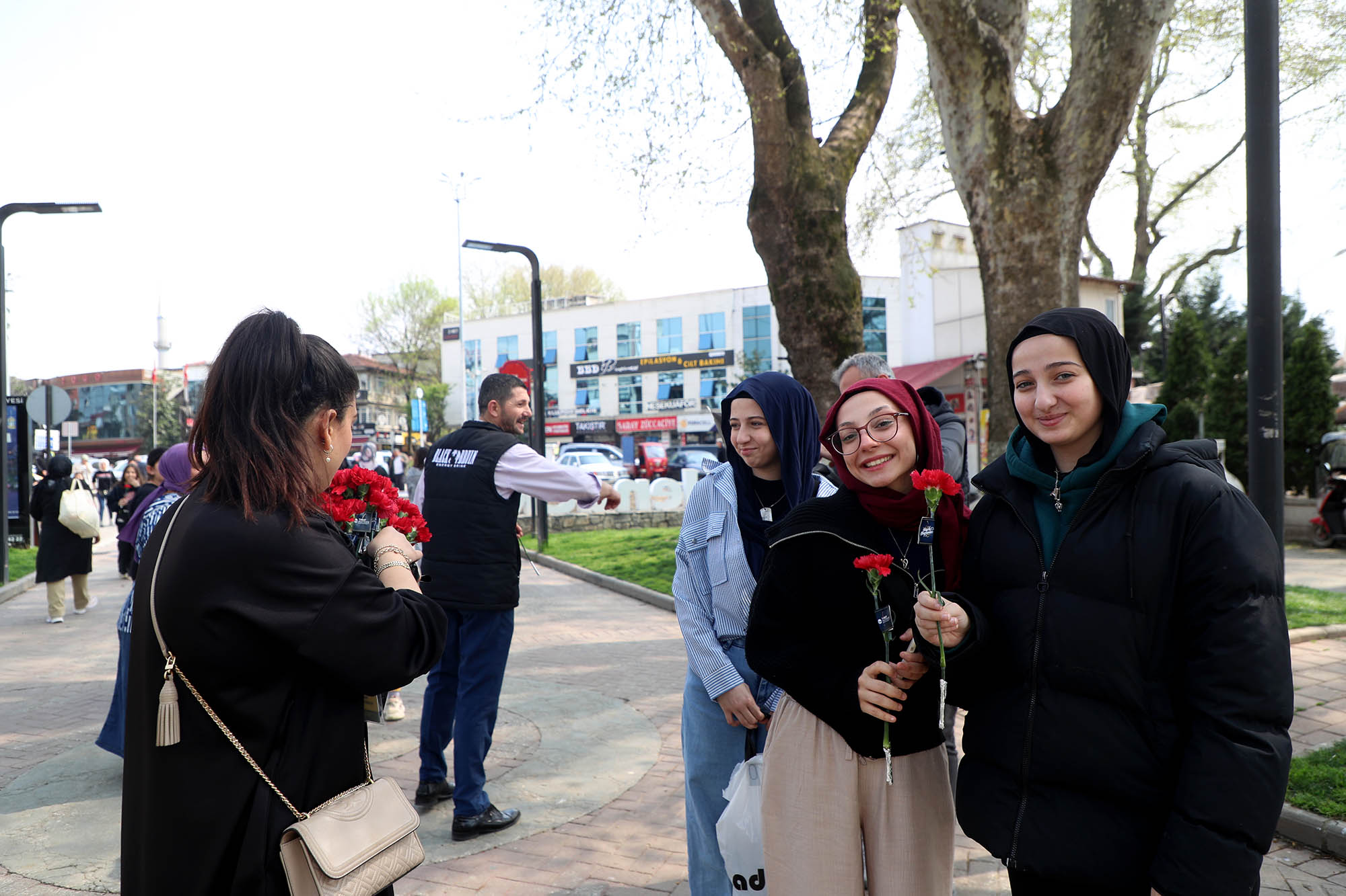 Büyükşehir ekiplerinden vatandaşlara bayram tebriği