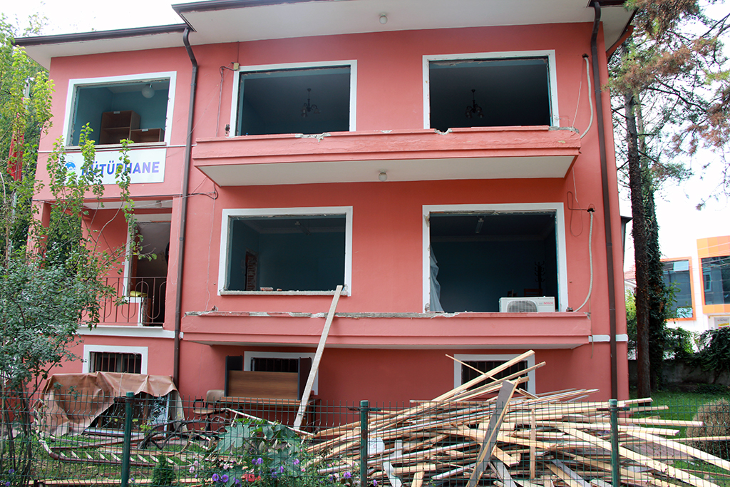 “Yeni Şair ve Yazarların Adresi Olacak”