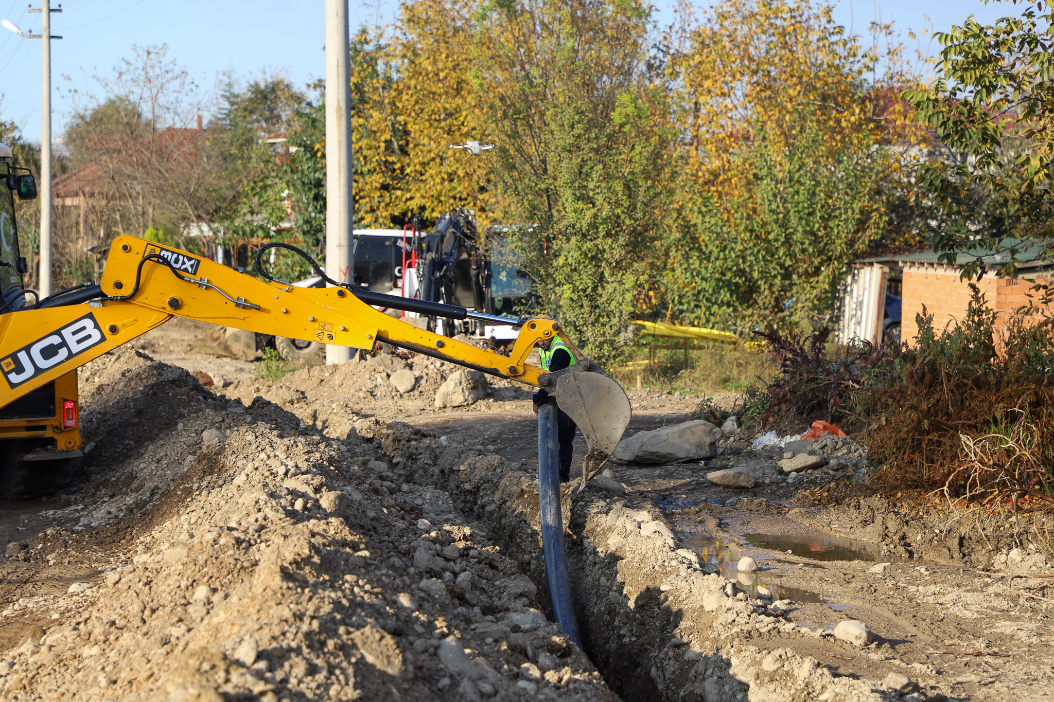 Karacasu Caddesi’nde altyapı tamam sıra üstyapıda