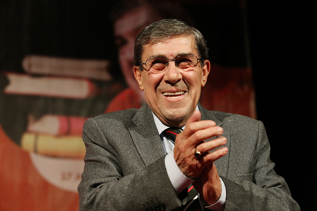 Güldürürken Düşündüren Usta: Zihni Göktay
