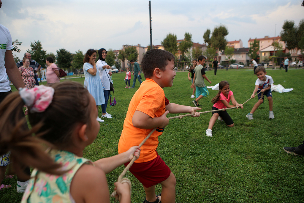 Geleneksel Çocuk Şenliğinde minikler çok eğlendi