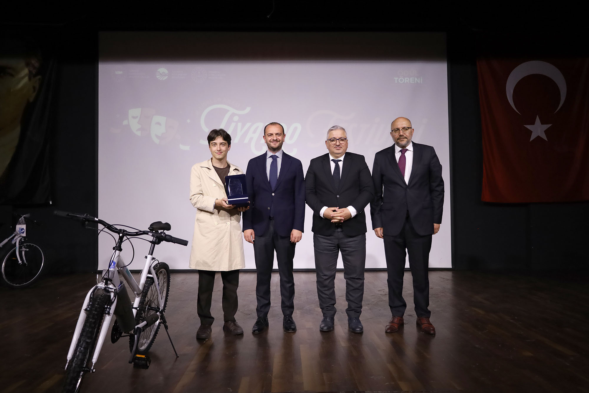 Genç tiyatrocuların sahne aldığı festivalde kazananlar belli oldu